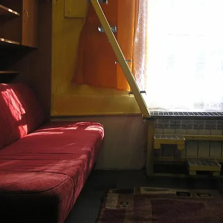 P4b Klimatyzacja Kawalerka Bardzo Mala Z Antresola Cena Adekwantna Halczyna 9 Apartment